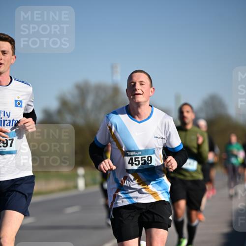 06.04.2025 - 44. Internationalen Wilhelmsburger Insellauf Dr. Thomas Lammeyer http://msf.ph/oto/7552359 06.04.2025 09:26:09 Laufen 97, 4559 meine-sportfotos.de