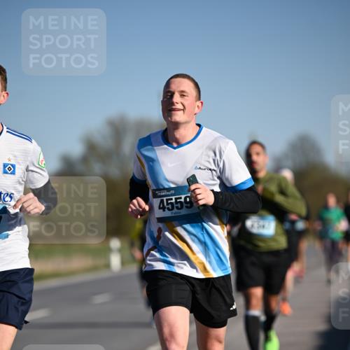 06.04.2025 - 44. Internationalen Wilhelmsburger Insellauf Dr. Thomas Lammeyer http://msf.ph/oto/7552361 06.04.2025 09:26:09 Laufen 4559 meine-sportfotos.de