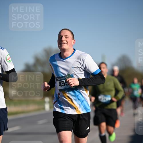 06.04.2025 - 44. Internationalen Wilhelmsburger Insellauf Dr. Thomas Lammeyer http://msf.ph/oto/7552363 06.04.2025 09:26:09 Laufen 455 meine-sportfotos.de