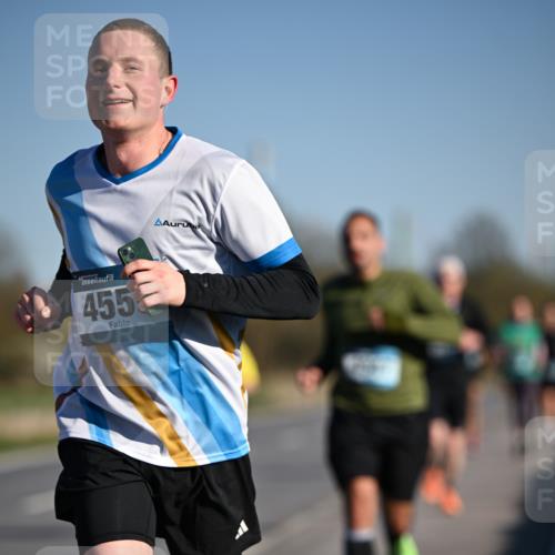 06.04.2025 - 44. Internationalen Wilhelmsburger Insellauf Dr. Thomas Lammeyer http://msf.ph/oto/7552373 06.04.2025 09:26:10 Laufen 455 meine-sportfotos.de