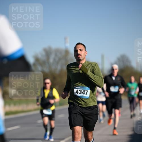 06.04.2025 - 44. Internationalen Wilhelmsburger Insellauf Dr. Thomas Lammeyer http://msf.ph/oto/7552375 06.04.2025 09:26:10 Laufen 4347 meine-sportfotos.de