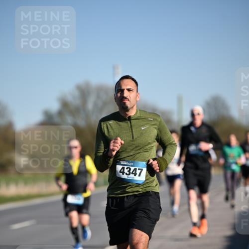 06.04.2025 - 44. Internationalen Wilhelmsburger Insellauf Dr. Thomas Lammeyer http://msf.ph/oto/7552379 06.04.2025 09:26:10 Laufen 4347 meine-sportfotos.de