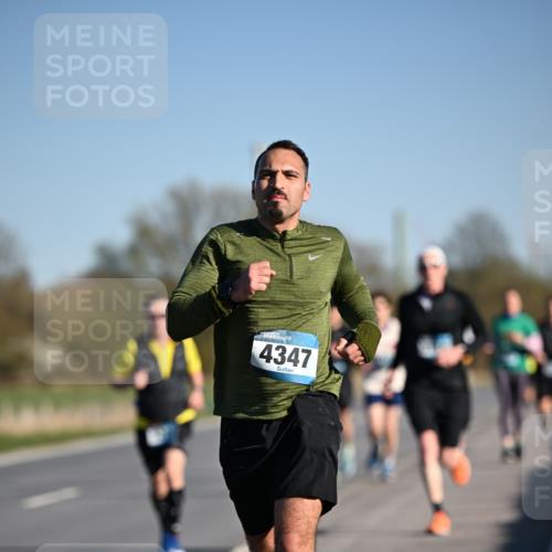 06.04.2025 - 44. Internationalen Wilhelmsburger Insellauf Dr. Thomas Lammeyer http://msf.ph/oto/7552381 06.04.2025 09:26:11 Laufen 4347 meine-sportfotos.de