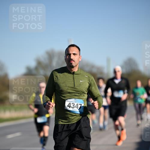 06.04.2025 - 44. Internationalen Wilhelmsburger Insellauf Dr. Thomas Lammeyer http://msf.ph/oto/7552383 06.04.2025 09:26:11 Laufen 4347 meine-sportfotos.de