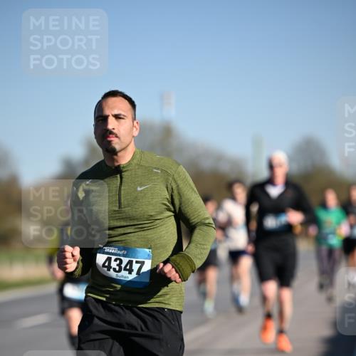 06.04.2025 - 44. Internationalen Wilhelmsburger Insellauf Dr. Thomas Lammeyer http://msf.ph/oto/7552389 06.04.2025 09:26:11 Laufen 4347 meine-sportfotos.de
