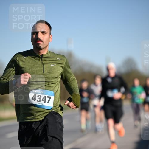 06.04.2025 - 44. Internationalen Wilhelmsburger Insellauf Dr. Thomas Lammeyer http://msf.ph/oto/7552393 06.04.2025 09:26:11 Laufen 4347 meine-sportfotos.de