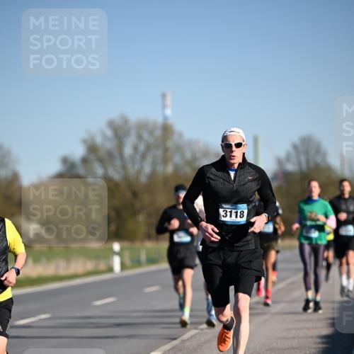 06.04.2025 - 44. Internationalen Wilhelmsburger Insellauf Dr. Thomas Lammeyer http://msf.ph/oto/7552401 06.04.2025 09:26:13 Laufen 3118 meine-sportfotos.de