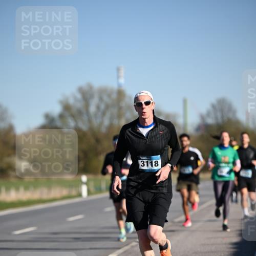 06.04.2025 - 44. Internationalen Wilhelmsburger Insellauf Dr. Thomas Lammeyer http://msf.ph/oto/7552409 06.04.2025 09:26:13 Laufen 3118 meine-sportfotos.de