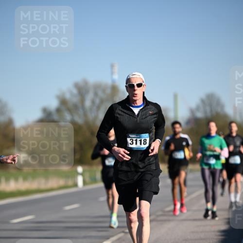 06.04.2025 - 44. Internationalen Wilhelmsburger Insellauf Dr. Thomas Lammeyer http://msf.ph/oto/7552411 06.04.2025 09:26:13 Laufen 3118 meine-sportfotos.de