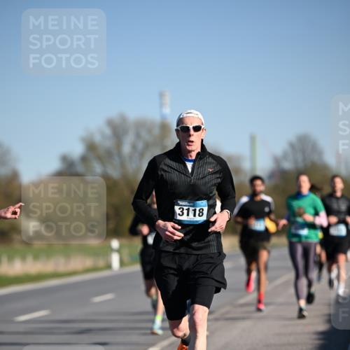 06.04.2025 - 44. Internationalen Wilhelmsburger Insellauf Dr. Thomas Lammeyer http://msf.ph/oto/7552413 06.04.2025 09:26:13 Laufen 3118 meine-sportfotos.de
