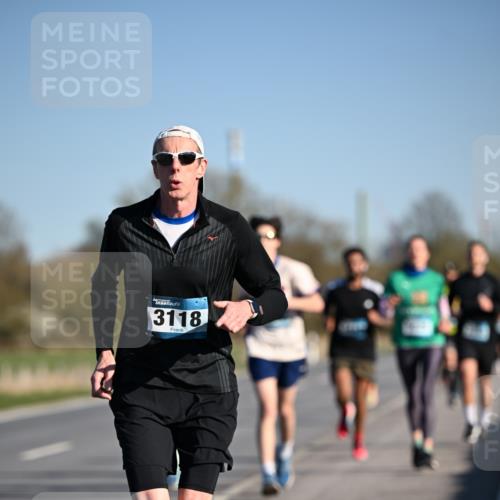 06.04.2025 - 44. Internationalen Wilhelmsburger Insellauf Dr. Thomas Lammeyer http://msf.ph/oto/7552426 06.04.2025 09:26:14 Laufen 3118 meine-sportfotos.de