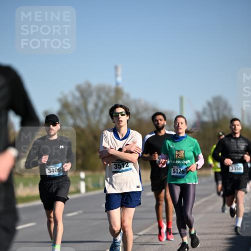 06.04.2025 - 44. Internationalen Wilhelmsburger Insellauf Dr. Thomas Lammeyer http://msf.ph/oto/7552436 06.04.2025 09:26:16 Laufen 340, 3512, 5026, 3350 meine-sportfotos.de
