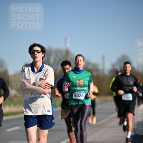 06.04.2025 - 44. Internationalen Wilhelmsburger Insellauf Dr. Thomas Lammeyer http://msf.ph/oto/7552452 06.04.2025 09:26:17 Laufen 35, 5026 meine-sportfotos.de