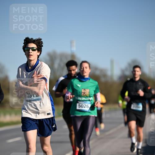 06.04.2025 - 44. Internationalen Wilhelmsburger Insellauf Dr. Thomas Lammeyer http://msf.ph/oto/7552454 06.04.2025 09:26:17 Laufen 351, 5026 meine-sportfotos.de