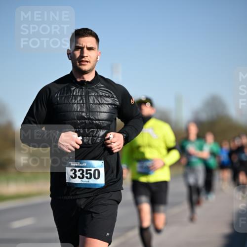 06.04.2025 - 44. Internationalen Wilhelmsburger Insellauf Dr. Thomas Lammeyer http://msf.ph/oto/7552482 06.04.2025 09:26:20 Laufen 3350 meine-sportfotos.de