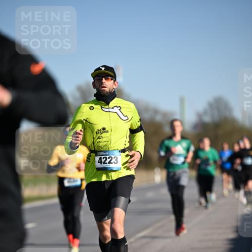 06.04.2025 - 44. Internationalen Wilhelmsburger Insellauf Dr. Thomas Lammeyer http://msf.ph/oto/7552489 06.04.2025 09:26:22 Laufen 4223 meine-sportfotos.de