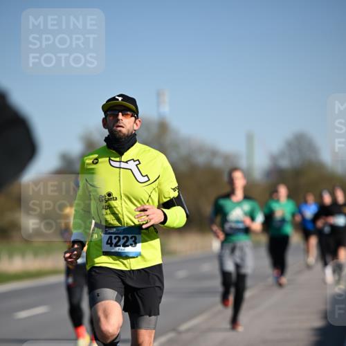06.04.2025 - 44. Internationalen Wilhelmsburger Insellauf Dr. Thomas Lammeyer http://msf.ph/oto/7552492 06.04.2025 09:26:22 Laufen 4223 meine-sportfotos.de