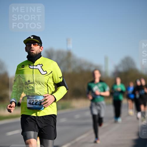 06.04.2025 - 44. Internationalen Wilhelmsburger Insellauf Dr. Thomas Lammeyer http://msf.ph/oto/7552497 06.04.2025 09:26:22 Laufen 4223 meine-sportfotos.de