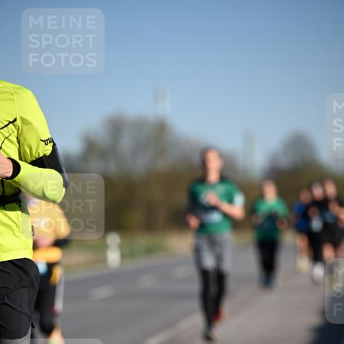 06.04.2025 - 44. Internationalen Wilhelmsburger Insellauf Dr. Thomas Lammeyer http://msf.ph/oto/7552507 06.04.2025 09:26:23 Laufen  meine-sportfotos.de