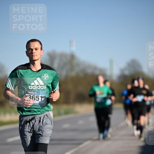 06.04.2025 - 44. Internationalen Wilhelmsburger Insellauf Dr. Thomas Lammeyer http://msf.ph/oto/7552528 06.04.2025 09:26:25 Laufen 3651 meine-sportfotos.de
