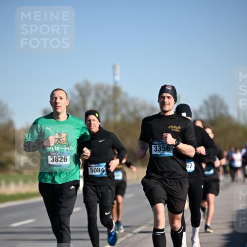 06.04.2025 - 44. Internationalen Wilhelmsburger Insellauf Dr. Thomas Lammeyer http://msf.ph/oto/7552550 06.04.2025 09:26:29 Laufen 3826, 5084, 3356, 67 meine-sportfotos.de