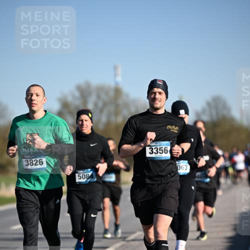 06.04.2025 - 44. Internationalen Wilhelmsburger Insellauf Dr. Thomas Lammeyer http://msf.ph/oto/7552556 06.04.2025 09:26:30 Laufen 3826, 5084, 3356, 067 meine-sportfotos.de