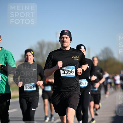 06.04.2025 - 44. Internationalen Wilhelmsburger Insellauf Dr. Thomas Lammeyer http://msf.ph/oto/7552561 06.04.2025 09:26:30 Laufen 5084, 3356, 067 meine-sportfotos.de