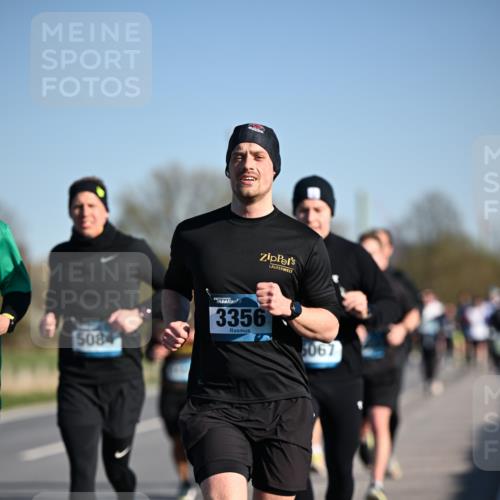 06.04.2025 - 44. Internationalen Wilhelmsburger Insellauf Dr. Thomas Lammeyer http://msf.ph/oto/7552565 06.04.2025 09:26:31 Laufen 5084, 44, 3356, 5067 meine-sportfotos.de