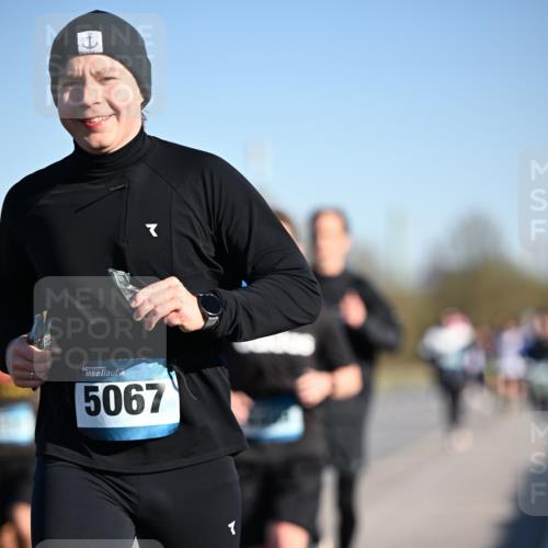 06.04.2025 - 44. Internationalen Wilhelmsburger Insellauf Dr. Thomas Lammeyer http://msf.ph/oto/7552586 06.04.2025 09:26:33 Laufen 5067 meine-sportfotos.de