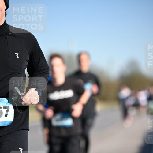 06.04.2025 - 44. Internationalen Wilhelmsburger Insellauf Dr. Thomas Lammeyer http://msf.ph/oto/7552592 06.04.2025 09:26:33 Laufen 67 meine-sportfotos.de