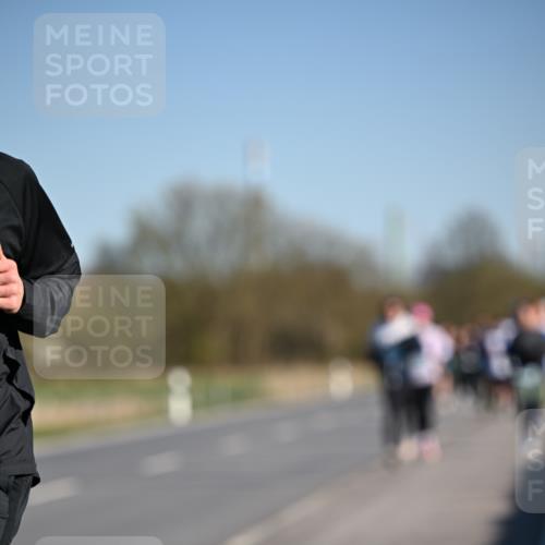 06.04.2025 - 44. Internationalen Wilhelmsburger Insellauf Dr. Thomas Lammeyer http://msf.ph/oto/7552621 06.04.2025 09:26:35 Laufen  meine-sportfotos.de