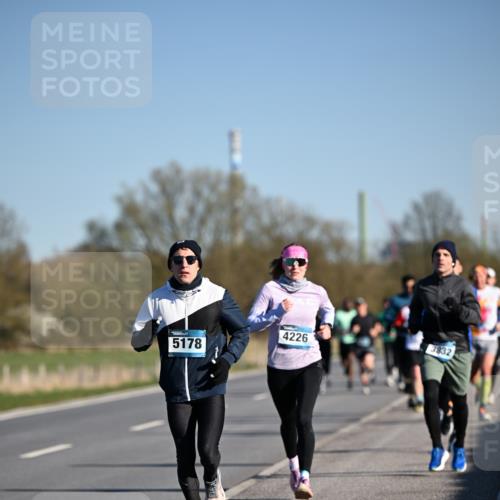 06.04.2025 - 44. Internationalen Wilhelmsburger Insellauf Dr. Thomas Lammeyer http://msf.ph/oto/7552635 06.04.2025 09:26:40 Laufen 4226, 5178, 3832 meine-sportfotos.de