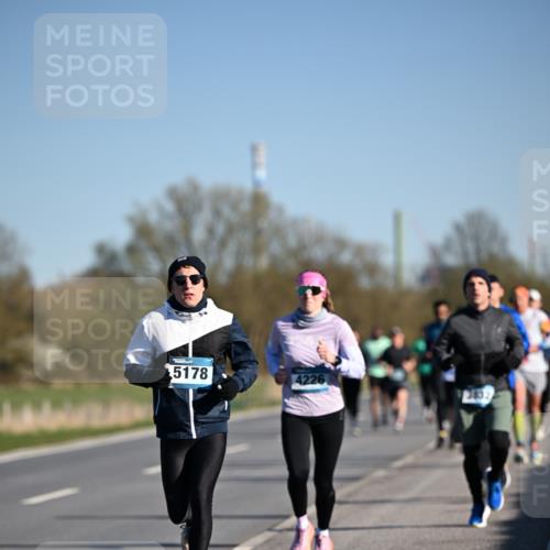 06.04.2025 - 44. Internationalen Wilhelmsburger Insellauf Dr. Thomas Lammeyer http://msf.ph/oto/7552639 06.04.2025 09:26:40 Laufen 5178, 4226 meine-sportfotos.de
