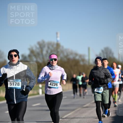 06.04.2025 - 44. Internationalen Wilhelmsburger Insellauf Dr. Thomas Lammeyer http://msf.ph/oto/7552646 06.04.2025 09:26:42 Laufen 4226, 5178, 3832 meine-sportfotos.de