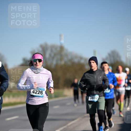 06.04.2025 - 44. Internationalen Wilhelmsburger Insellauf Dr. Thomas Lammeyer http://msf.ph/oto/7552659 06.04.2025 09:26:42 Laufen 4226, 3832 meine-sportfotos.de