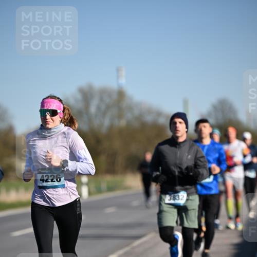 06.04.2025 - 44. Internationalen Wilhelmsburger Insellauf Dr. Thomas Lammeyer http://msf.ph/oto/7552663 06.04.2025 09:26:43 Laufen 4226, 3832 meine-sportfotos.de