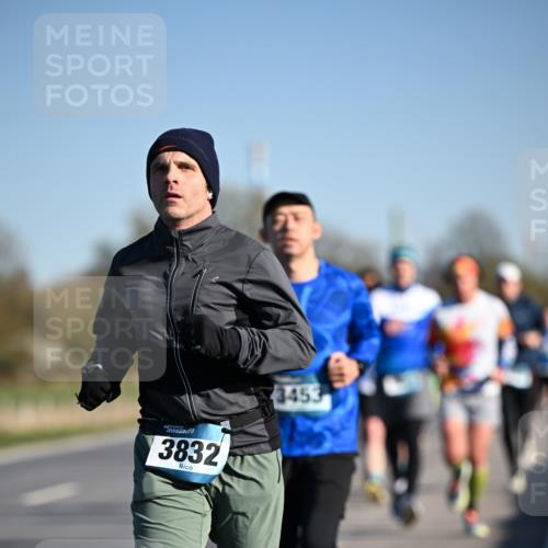 06.04.2025 - 44. Internationalen Wilhelmsburger Insellauf Dr. Thomas Lammeyer http://msf.ph/oto/7552689 06.04.2025 09:26:45 Laufen 3832, 3453 meine-sportfotos.de