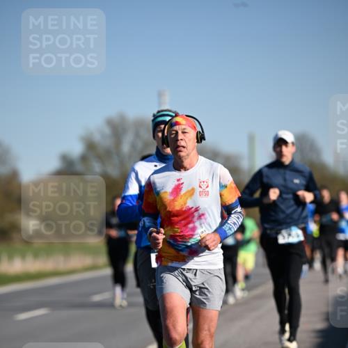 06.04.2025 - 44. Internationalen Wilhelmsburger Insellauf Dr. Thomas Lammeyer http://msf.ph/oto/7552723 06.04.2025 09:26:48 Laufen 23 meine-sportfotos.de
