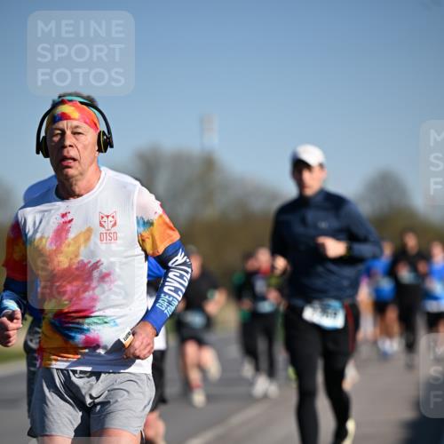 06.04.2025 - 44. Internationalen Wilhelmsburger Insellauf Dr. Thomas Lammeyer http://msf.ph/oto/7552739 06.04.2025 09:26:49 Laufen 226 meine-sportfotos.de
