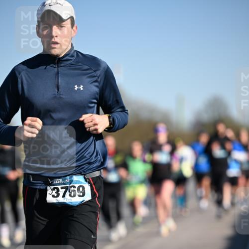 06.04.2025 - 44. Internationalen Wilhelmsburger Insellauf Dr. Thomas Lammeyer http://msf.ph/oto/7552766 06.04.2025 09:26:51 Laufen 3769 meine-sportfotos.de