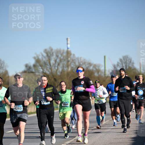 06.04.2025 - 44. Internationalen Wilhelmsburger Insellauf Dr. Thomas Lammeyer http://msf.ph/oto/7552774 06.04.2025 09:26:52 Laufen 4283, 513, 3840, 3672, 4294, 5098, 3760 meine-sportfotos.de