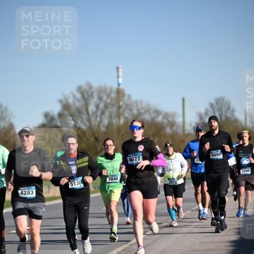06.04.2025 - 44. Internationalen Wilhelmsburger Insellauf Dr. Thomas Lammeyer http://msf.ph/oto/7552776 06.04.2025 09:26:52 Laufen 4283, 5130, 3840, 4077, 3672, 5098, 42, 3760 meine-sportfotos.de