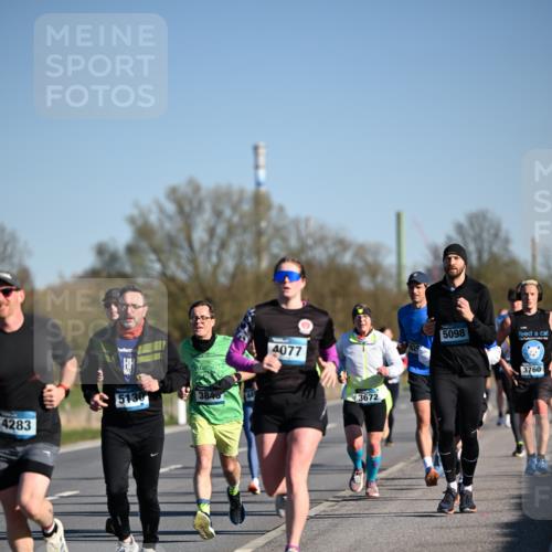 06.04.2025 - 44. Internationalen Wilhelmsburger Insellauf Dr. Thomas Lammeyer http://msf.ph/oto/7552782 06.04.2025 09:26:53 Laufen 4283, 5130, 3840, 4077, 3672, 5098, 3760 meine-sportfotos.de