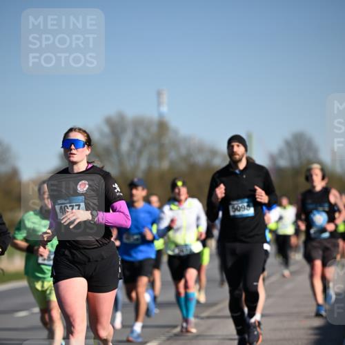 06.04.2025 - 44. Internationalen Wilhelmsburger Insellauf Dr. Thomas Lammeyer http://msf.ph/oto/7552808 06.04.2025 09:26:55 Laufen 4077, 5095 meine-sportfotos.de