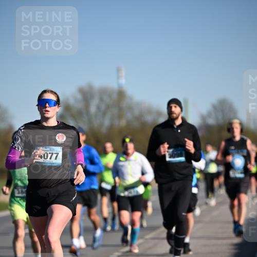 06.04.2025 - 44. Internationalen Wilhelmsburger Insellauf Dr. Thomas Lammeyer http://msf.ph/oto/7552812 06.04.2025 09:26:55 Laufen 4077, 3098 meine-sportfotos.de