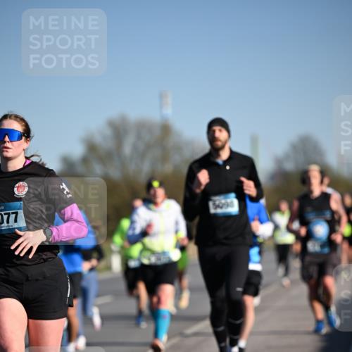 06.04.2025 - 44. Internationalen Wilhelmsburger Insellauf Dr. Thomas Lammeyer http://msf.ph/oto/7552820 06.04.2025 09:26:56 Laufen 5090, 077 meine-sportfotos.de