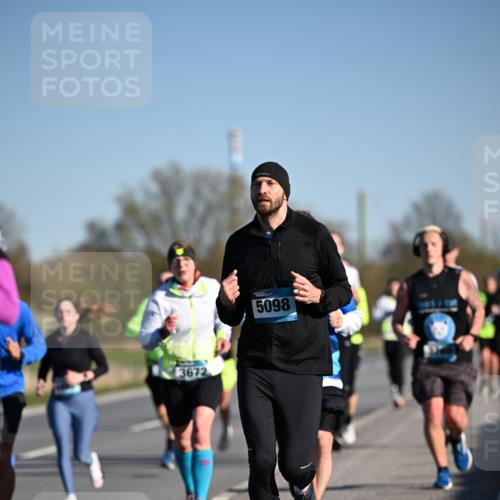 06.04.2025 - 44. Internationalen Wilhelmsburger Insellauf Dr. Thomas Lammeyer http://msf.ph/oto/7552826 06.04.2025 09:26:56 Laufen 3672, 5098 meine-sportfotos.de