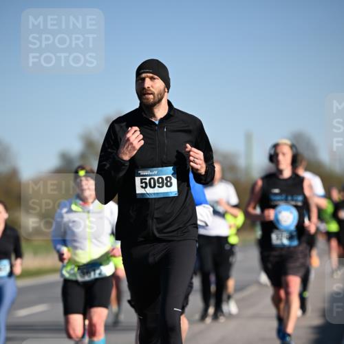 06.04.2025 - 44. Internationalen Wilhelmsburger Insellauf Dr. Thomas Lammeyer http://msf.ph/oto/7552841 06.04.2025 09:26:57 Laufen 5098 meine-sportfotos.de