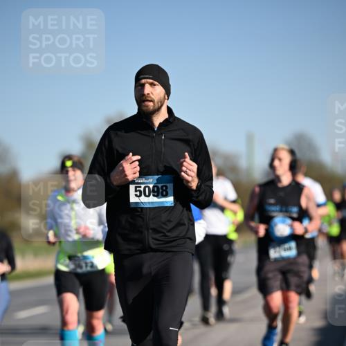 06.04.2025 - 44. Internationalen Wilhelmsburger Insellauf Dr. Thomas Lammeyer http://msf.ph/oto/7552843 06.04.2025 09:26:57 Laufen 612, 5098 meine-sportfotos.de