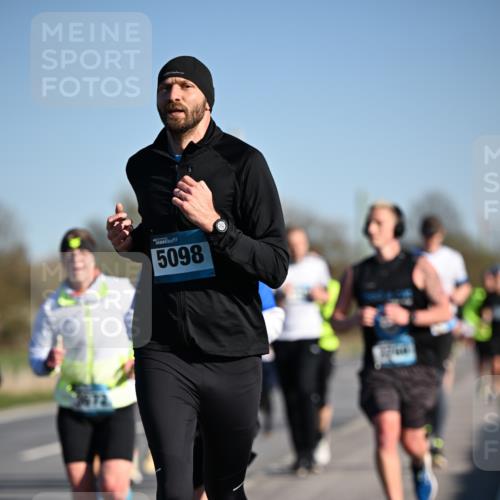 06.04.2025 - 44. Internationalen Wilhelmsburger Insellauf Dr. Thomas Lammeyer http://msf.ph/oto/7552847 06.04.2025 09:26:58 Laufen 5098 meine-sportfotos.de